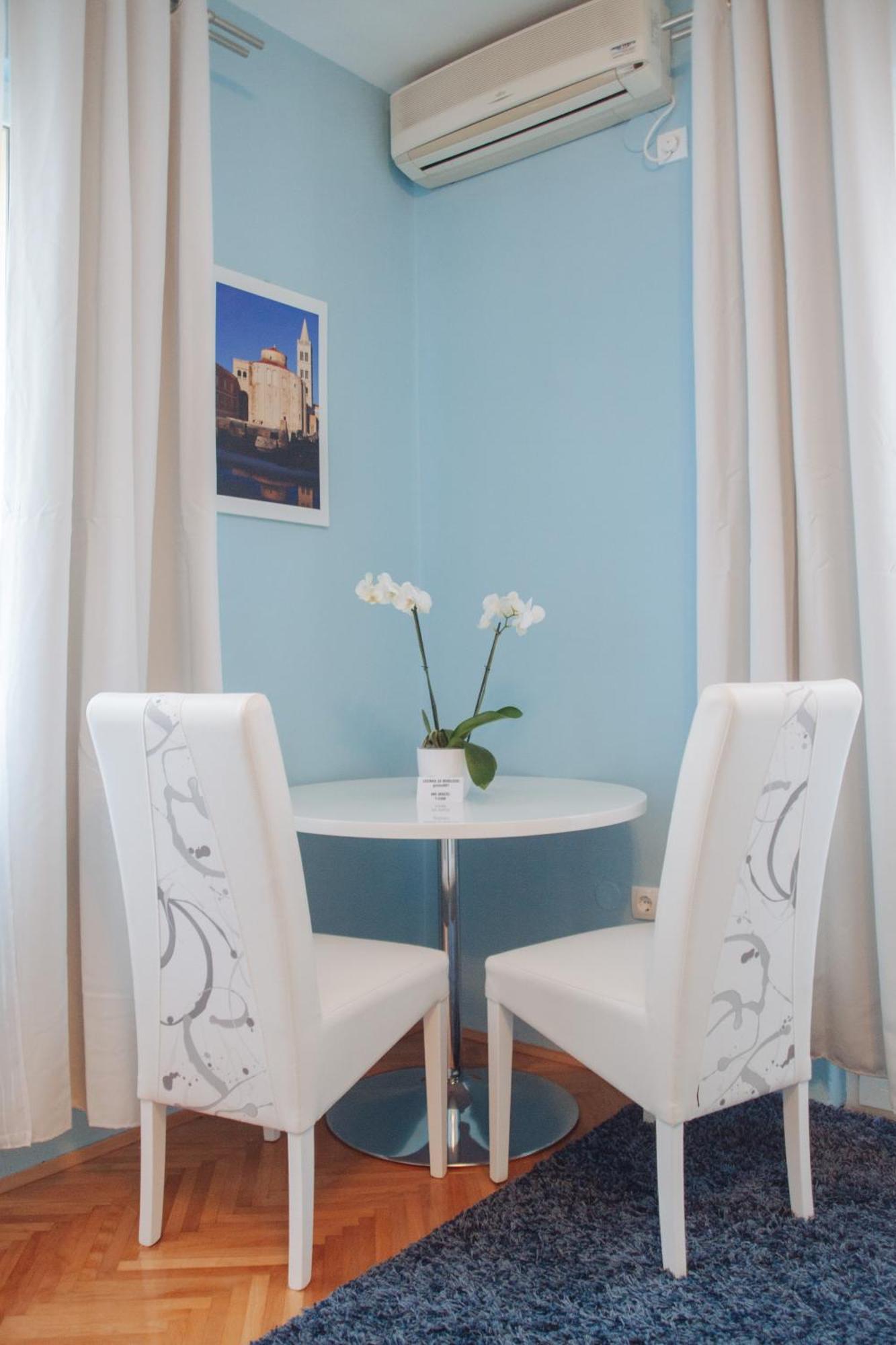 Apartments & Rooms Andrea Zadar Rum bild